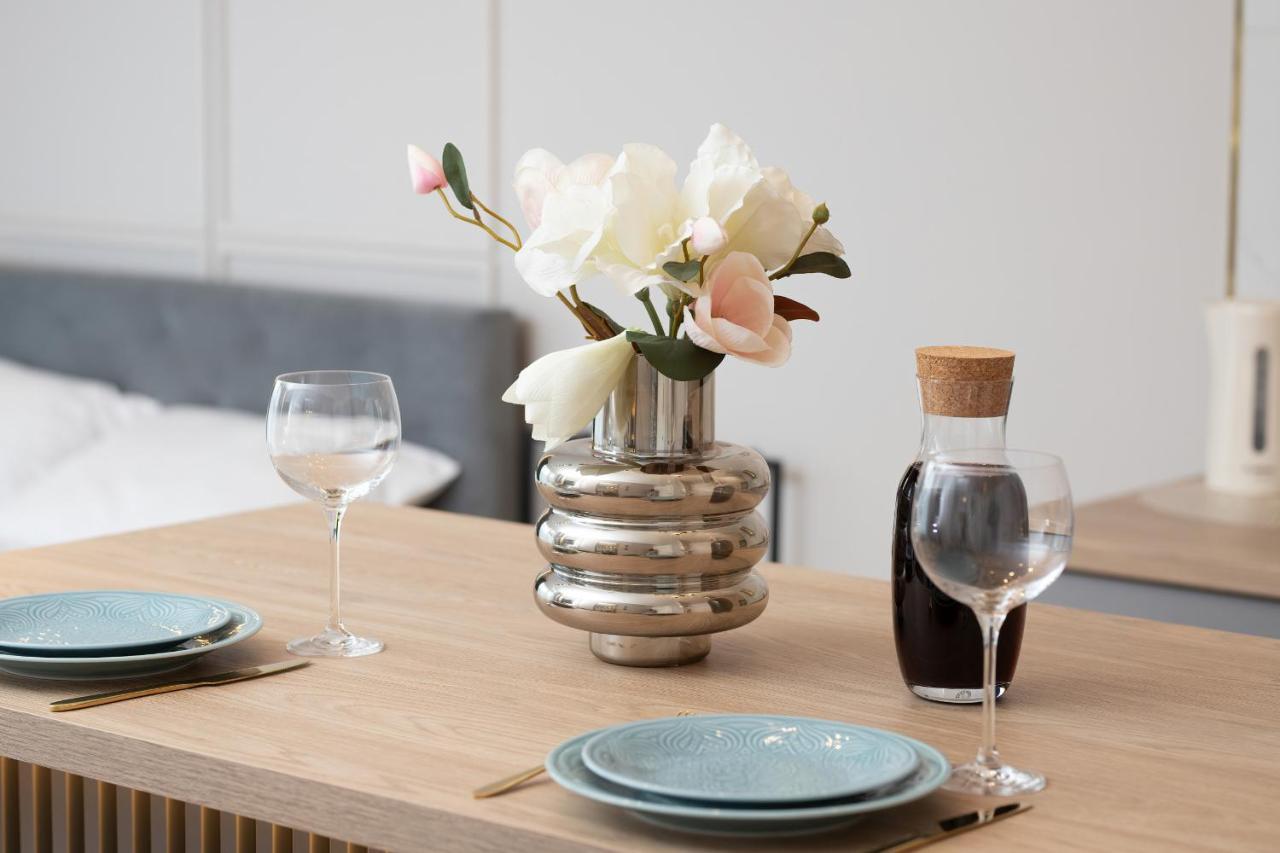 Studios Starowiejska Letnica By Renters กดัญสก์ ภายนอก รูปภาพ